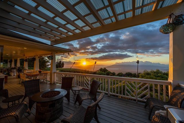 980 Polipoli Rd, Kula, HI 96790