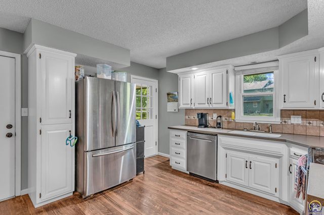 3419 SE Arbor CT, Topeka, KS 66605