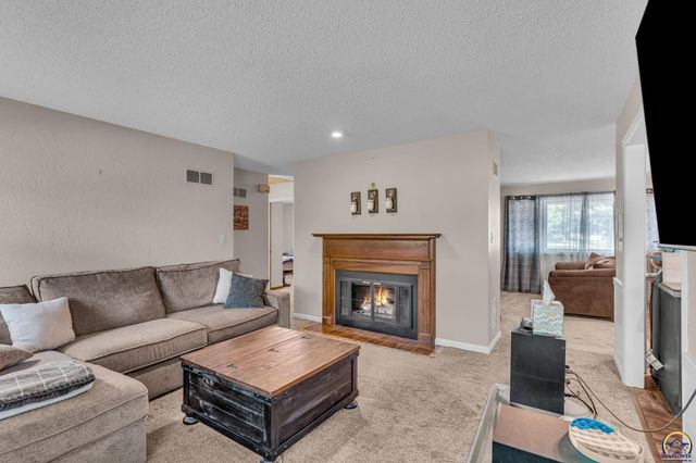 3419 SE Arbor CT, Topeka, KS 66605