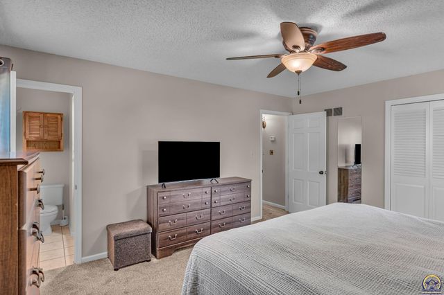 3419 SE Arbor CT, Topeka, KS 66605