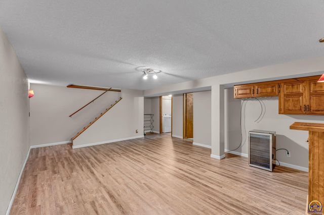 3419 SE Arbor CT, Topeka, KS 66605