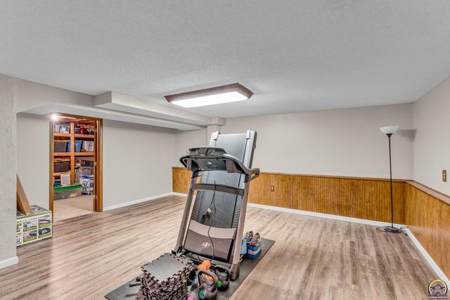 3419 SE Arbor CT, Topeka, KS 66605