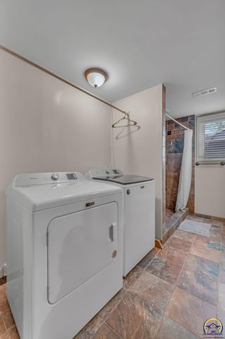 3419 SE Arbor CT, Topeka, KS 66605