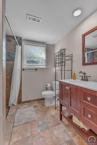 3419 SE Arbor CT, Topeka, KS 66605