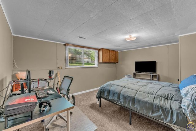 3419 SE Arbor CT, Topeka, KS 66605