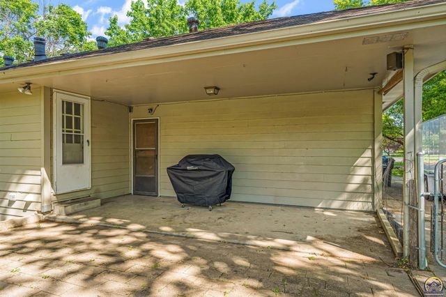 3419 SE Arbor CT, Topeka, KS 66605