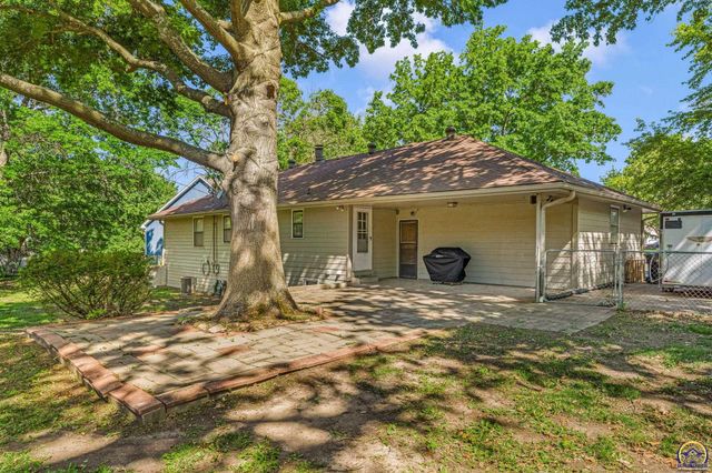3419 SE Arbor CT, Topeka, KS 66605
