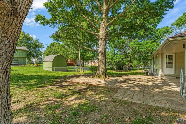 3419 SE Arbor CT, Topeka, KS 66605