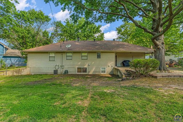 3419 SE Arbor CT, Topeka, KS 66605