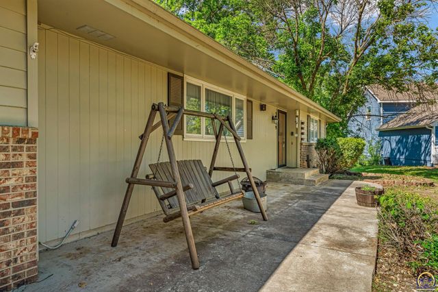 3419 SE Arbor CT, Topeka, KS 66605