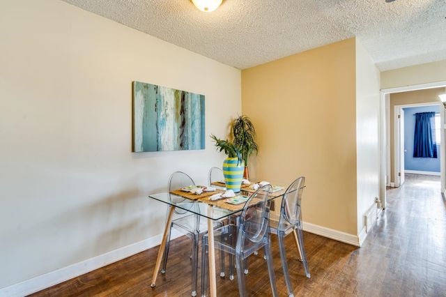 922 N Country Acres, Wichita, KS 67212