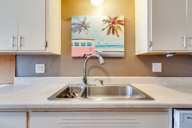 922 N Country Acres, Wichita, KS 67212