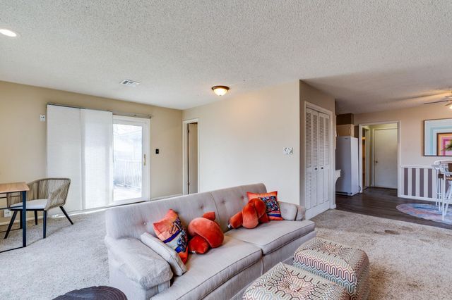 922 N Country Acres, Wichita, KS 67212