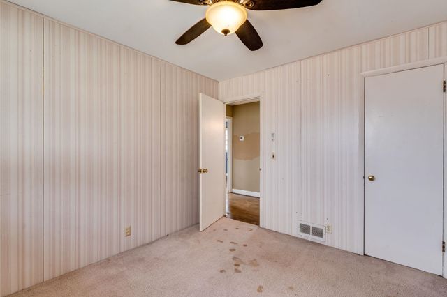 922 N Country Acres, Wichita, KS 67212