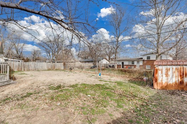 922 N Country Acres, Wichita, KS 67212