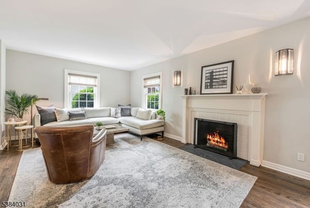 16 Highwood Ter, Glen Rock Boro, NJ 07452