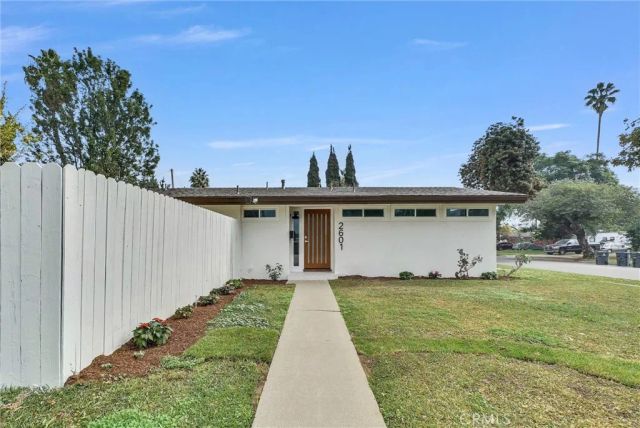 2601 Santa Ysabel, Fullerton, CA 92831