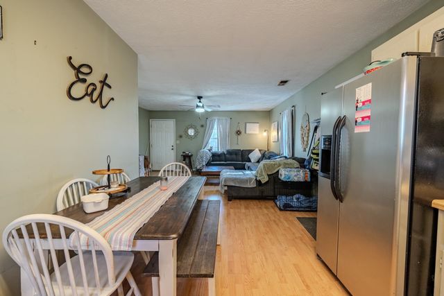 210 WESTWOOD CIR, Selmer, TN 38375