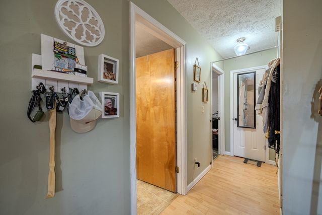 210 WESTWOOD CIR, Selmer, TN 38375