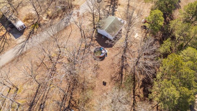 210 WESTWOOD CIR, Selmer, TN 38375