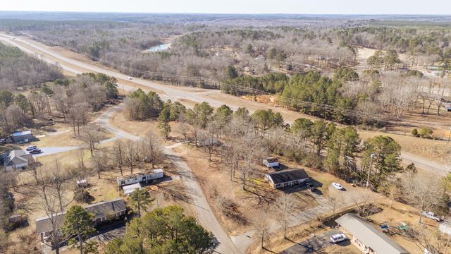 210 WESTWOOD CIR, Selmer, TN 38375