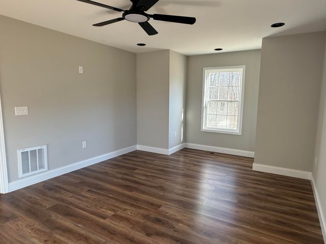 51 Bulls Branch Road, East Bernstadt, KY 40729