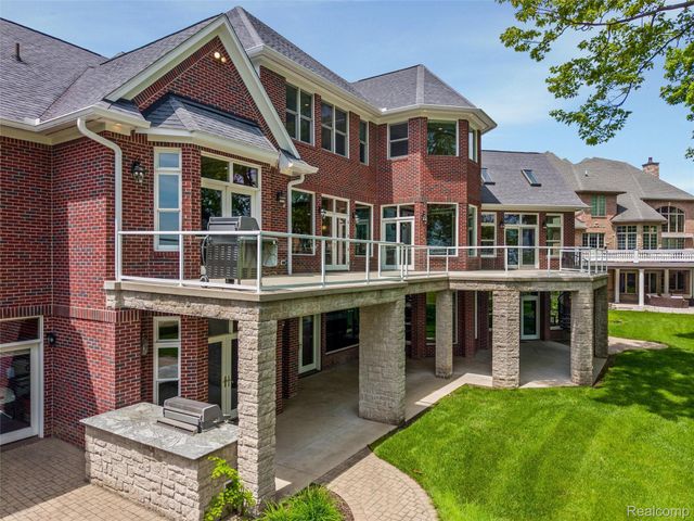 7432 Foxburg Court, Independence Charter Township, MI 48348