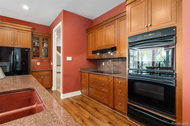 7432 Foxburg Court, Independence Charter Township, MI 48348
