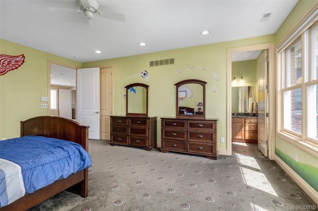 7432 Foxburg Court, Independence Charter Township, MI 48348