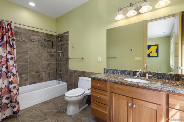 7432 Foxburg Court, Independence Charter Township, MI 48348