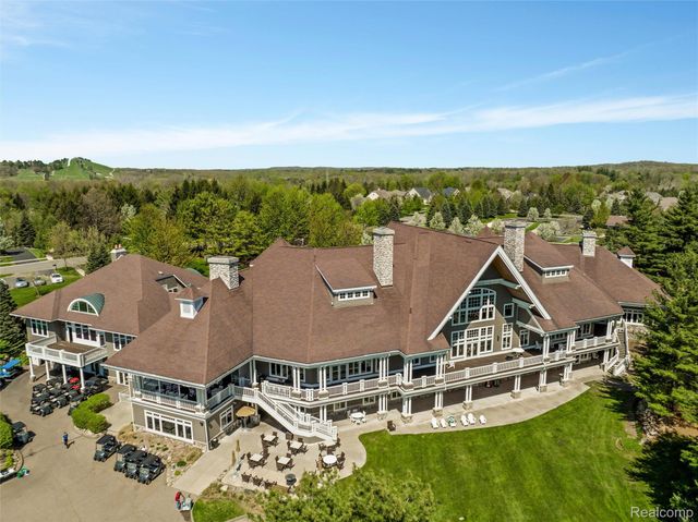 7432 Foxburg Court, Independence Charter Township, MI 48348