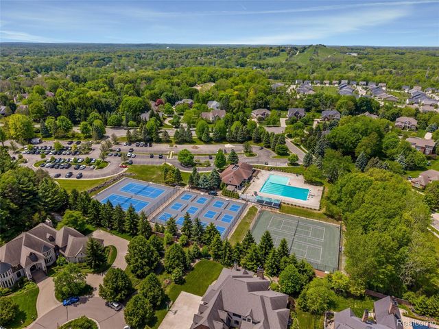 7432 Foxburg Court, Independence Charter Township, MI 48348