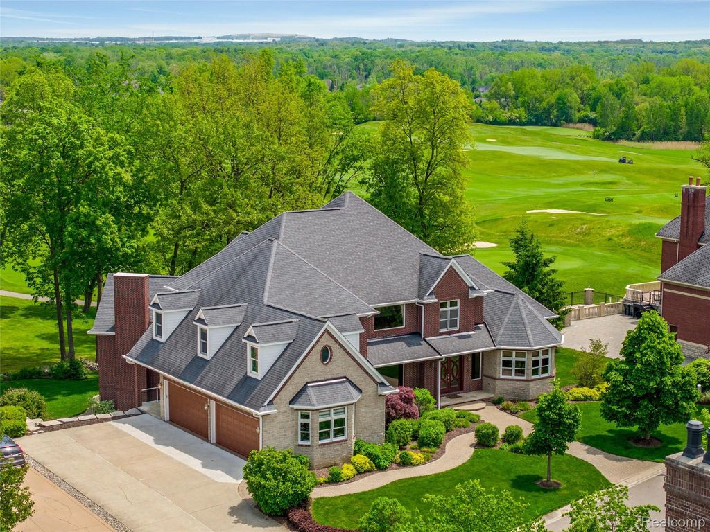7432 Foxburg Court, Independence Charter Township, MI 48348