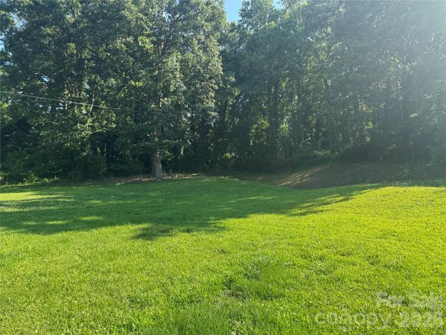 8432 Idlewild Road, Charlotte, NC 28227