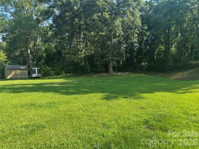 8432 Idlewild Road, Charlotte, NC 28227