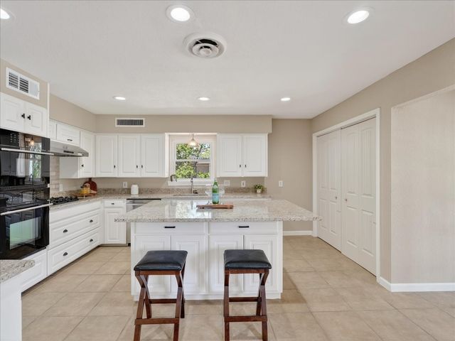 3863 Clayton Road E, Fort Worth, TX 76116