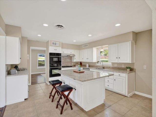 3863 Clayton Road E, Fort Worth, TX 76116