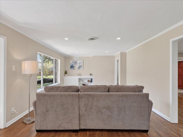 3863 Clayton Road E, Fort Worth, TX 76116