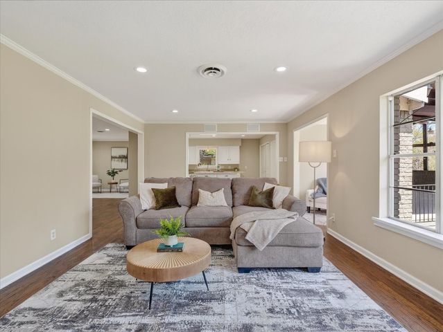 3863 Clayton Road E, Fort Worth, TX 76116