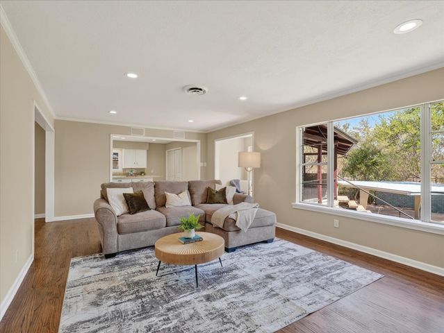 3863 Clayton Road E, Fort Worth, TX 76116