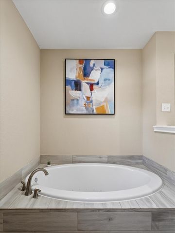 3863 Clayton Road E, Fort Worth, TX 76116