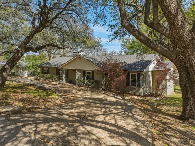 3863 Clayton Road E, Fort Worth, TX 76116