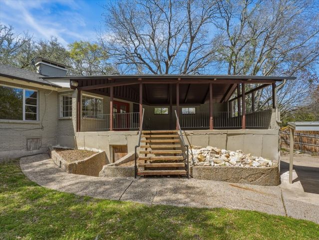 3863 Clayton Road E, Fort Worth, TX 76116