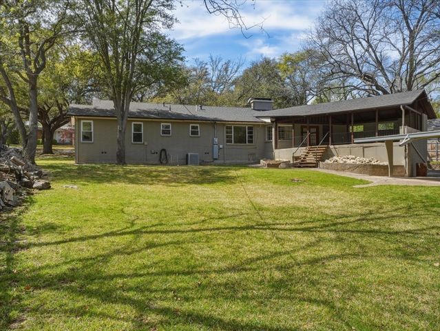 3863 Clayton Road E, Fort Worth, TX 76116