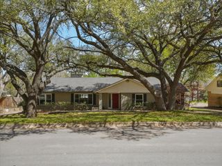 3863 Clayton Road E, Fort Worth, TX 76116
