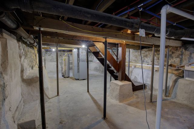 357 Cooper Street, Jackson, MI 49201