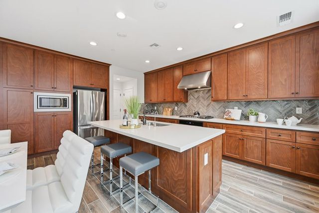 1372 S Melville Lane, Tracy, CA 95391