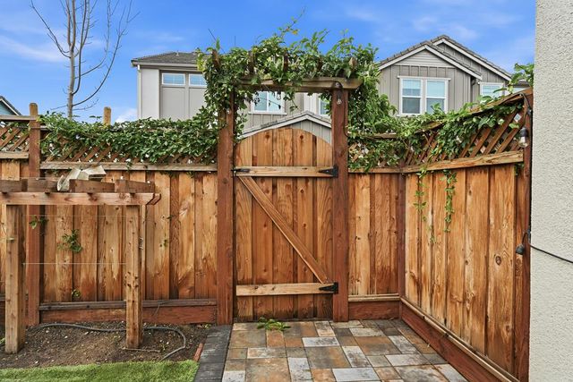 1372 S Melville Lane, Tracy, CA 95391