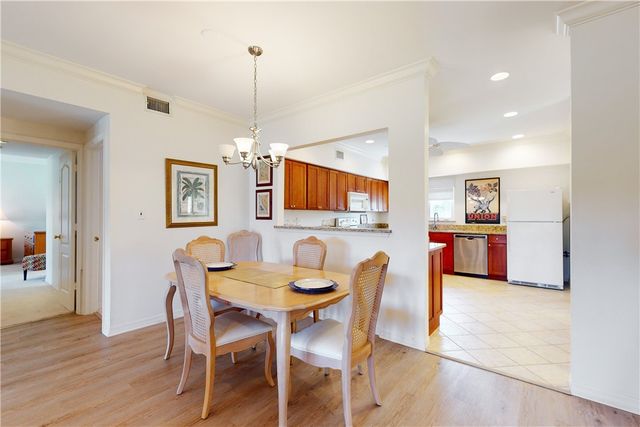 5030 Harmony Circle 204, Vero Beach, FL 32967
