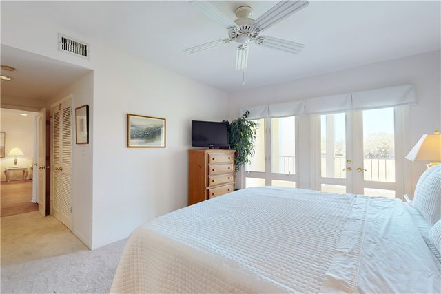 5030 Harmony Circle 204, Vero Beach, FL 32967